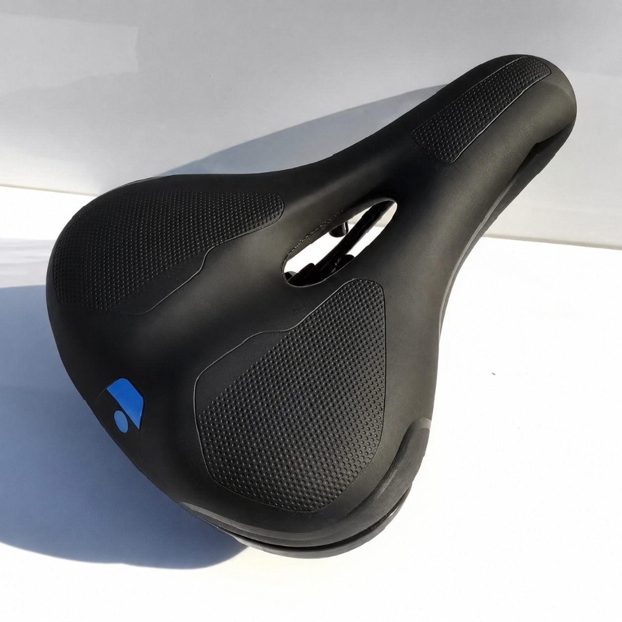 Pressure-Balance Bicycle Saddle