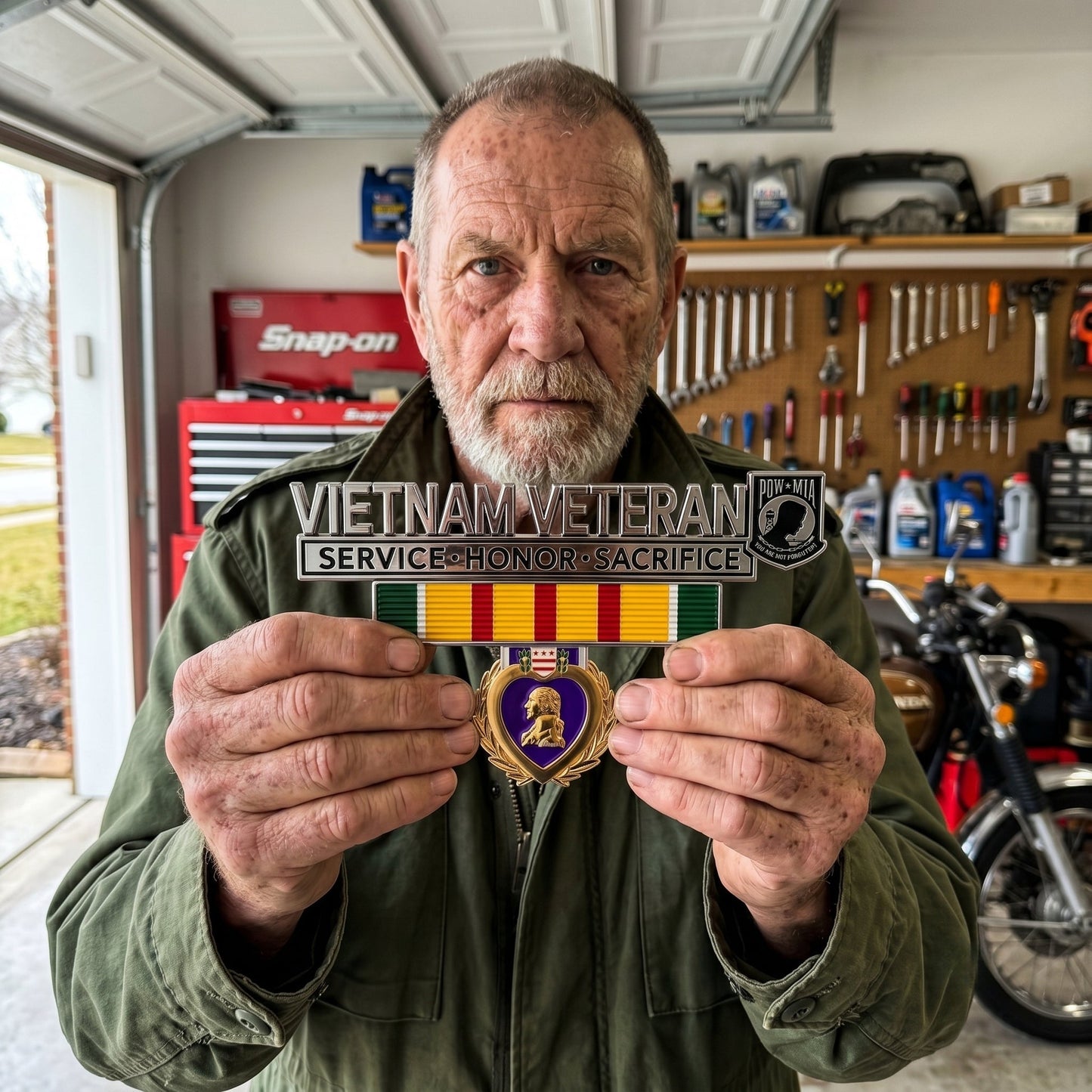 🎖️Vietnam-Era Veteran Tribute Car Emblem – Commemorative Metal Auto Badge for Honor & Remembrance