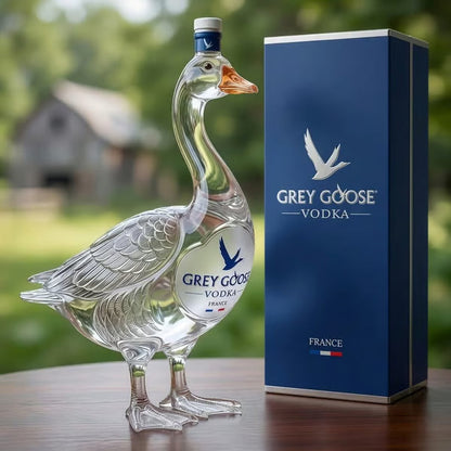 3D Sculpted Goose Glass Decanter – Luxury Collectible Display Bottle