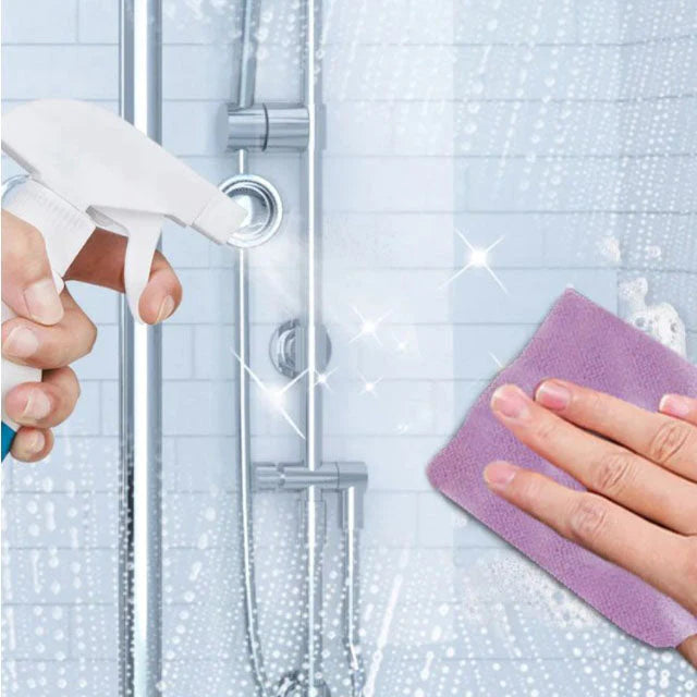 Multifunctional foam cleaner for the bathroom