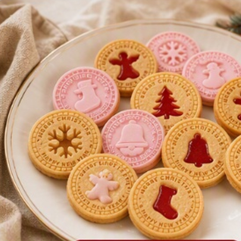 🔥Don’t Miss Out⚡Festive Christmas Cookie Cutter Set